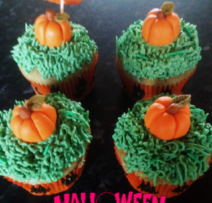 Halloween pumpkin cupcakes