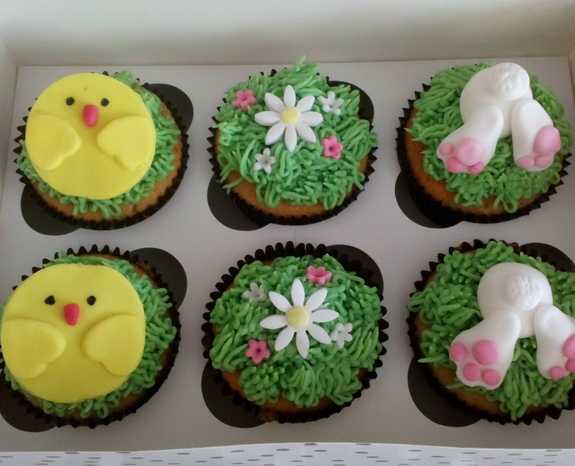 Chick and bunny easter cupcakes