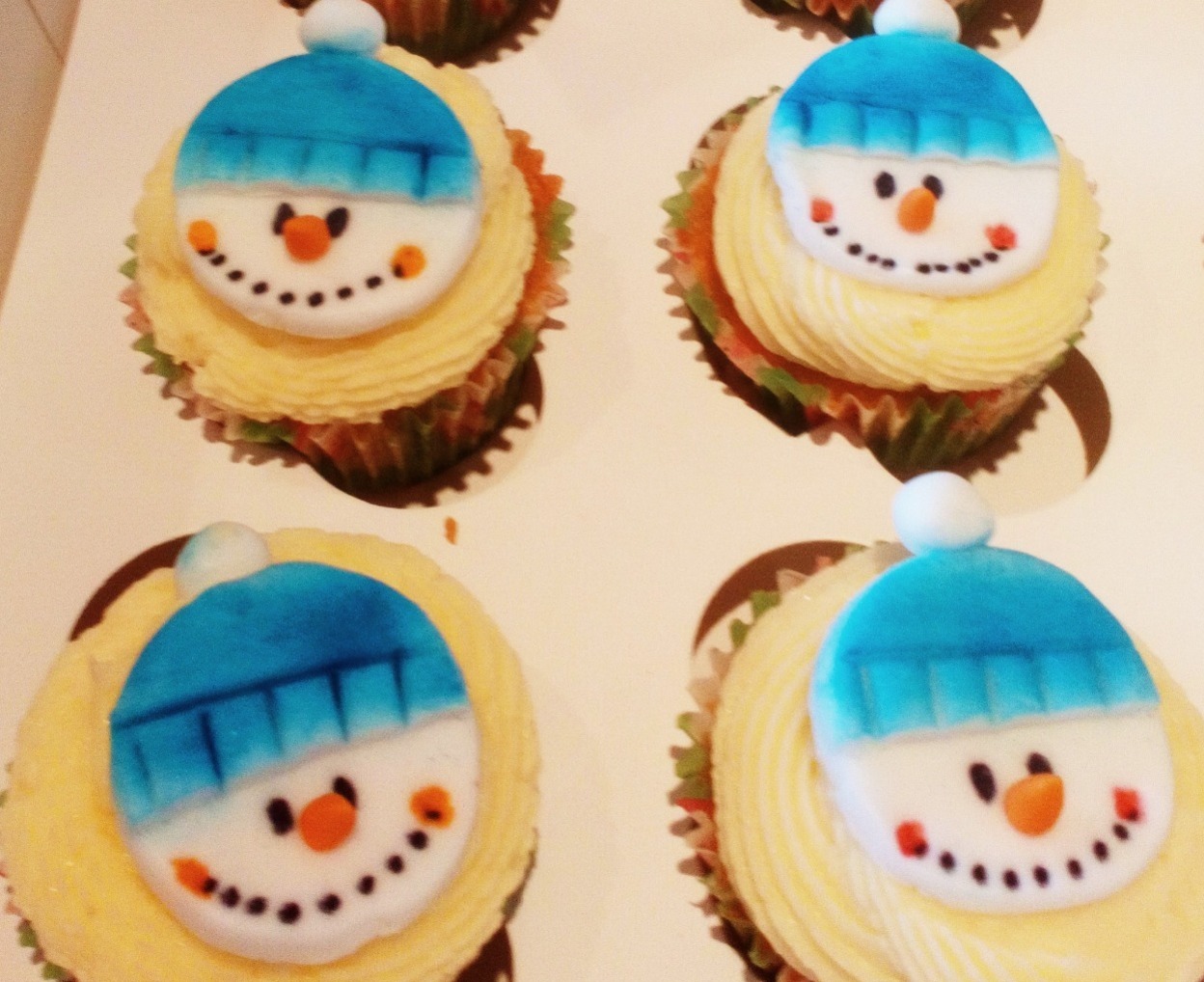 Snowman face cupcakes