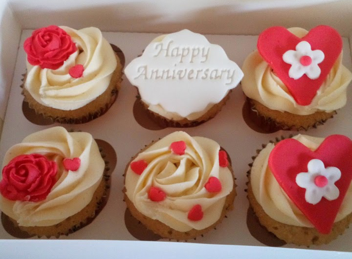 Rose and hearts anniversary cupcakes