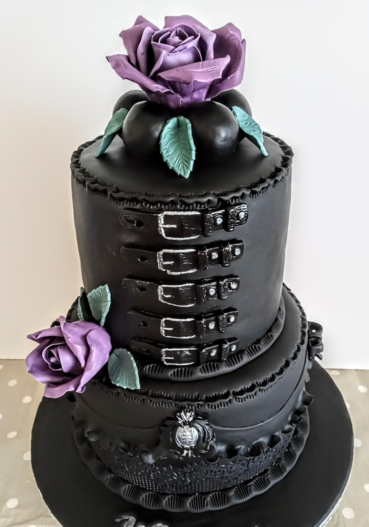 2 Tier Gothic style wedding/birthday cake