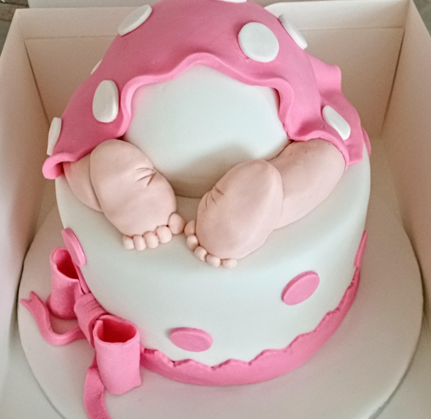 "Baby bum" baby shower cake for a girl