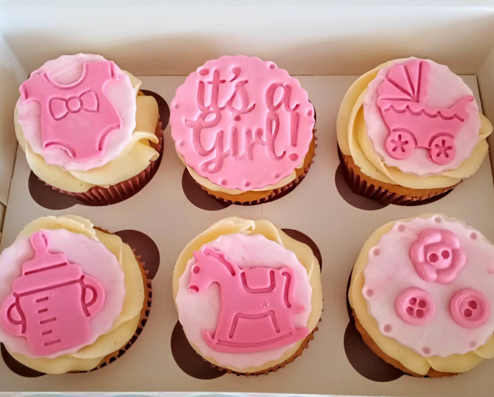 "Its a Girl" cupcakes