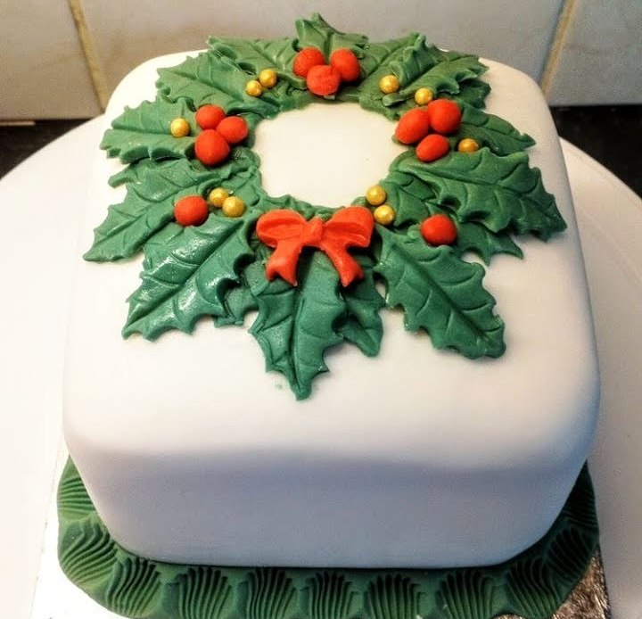 mini 4 inch christmas wreath cake