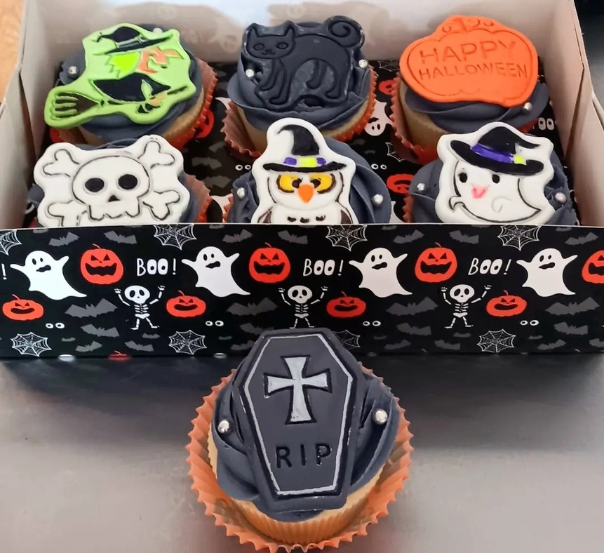 Fun Halloweeen cupcakes , box of 6