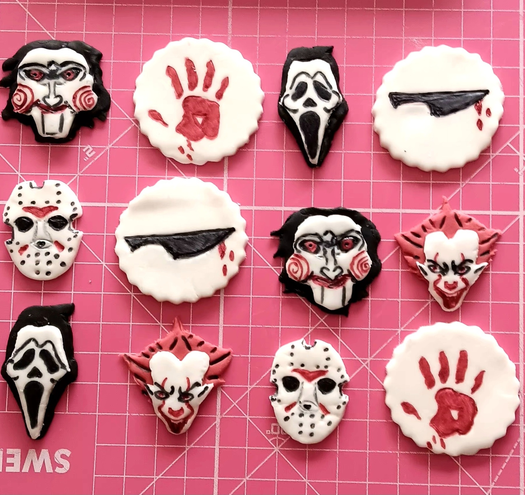 "Scary Movie" cupcake toppers