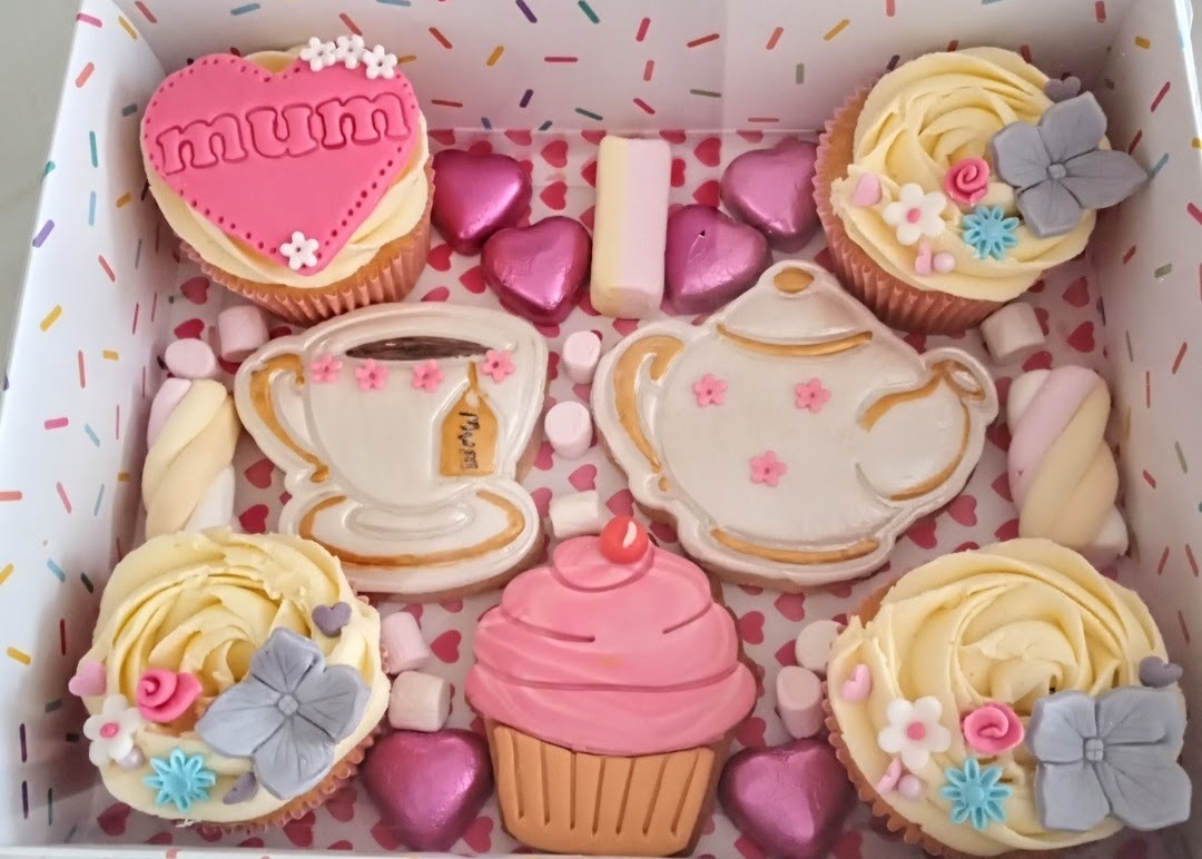 Mothers day assorted cupcake and cookie box