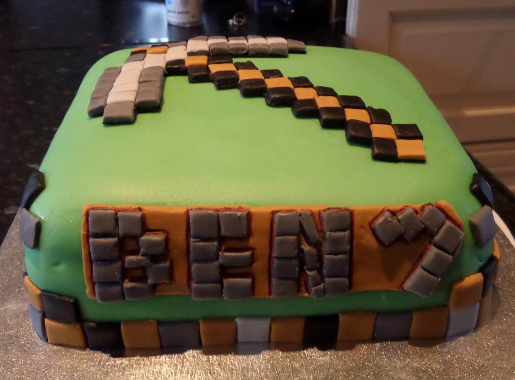 minecraft inspired cake 2