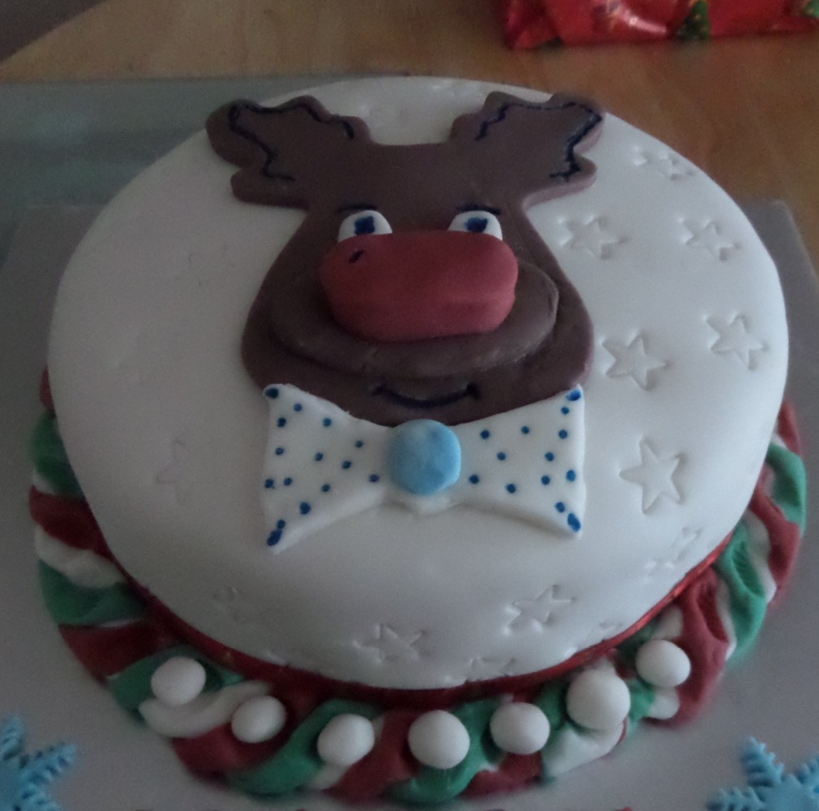 reindeer themed christmas cake